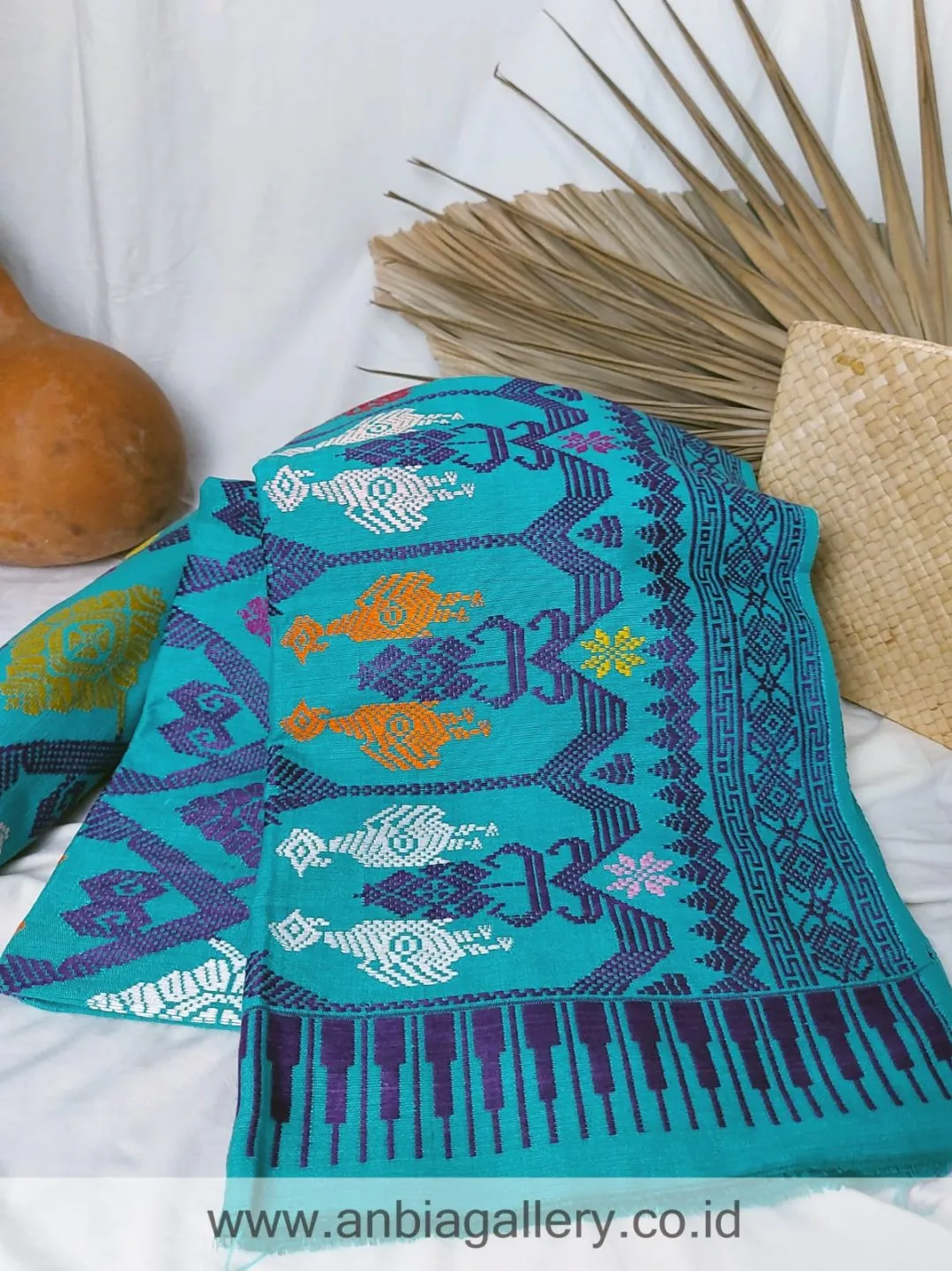 Kain Tenun Lombok Hijau | Batik | AnBia Gallery